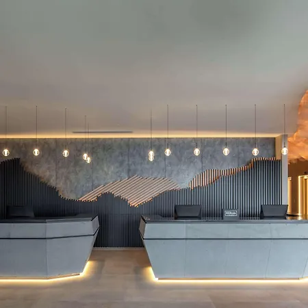 Doubletree By Hilton Azores לאגואה
