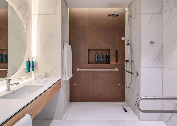 Отель Doubletree By Hilton Azores